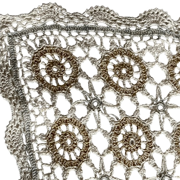 Vintage Handpainted Crocheted Table Runner In Gold & Silver For The Holidays - Picture 4 of 8